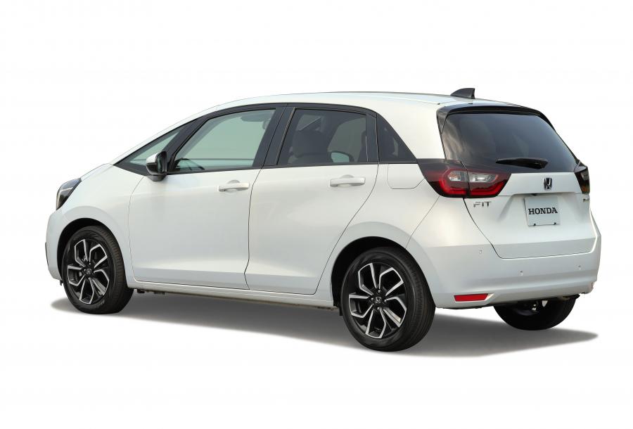  Honda Fit e:HEV Home 2020 года  (JP) (фото 12 из 18)